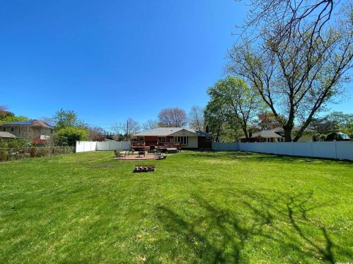 672 Larkfield Rd, Elwood NY  11731-5914 exterior