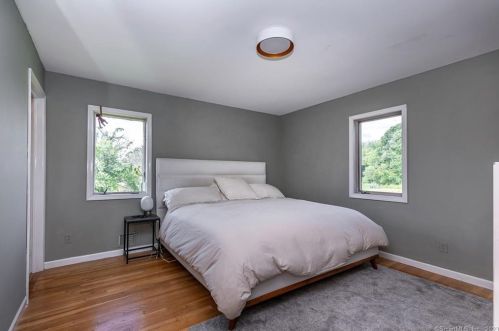 10 Surdan Mountain Rd, West Woods CT  06069-2428 exterior