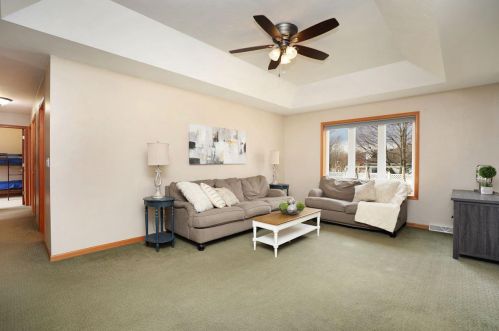 2586 Pecan St, Green Bay, WI 54311-5500