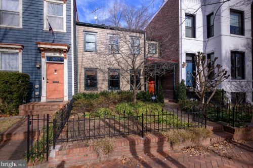 1002 D St, Washington, DC 20003-2138