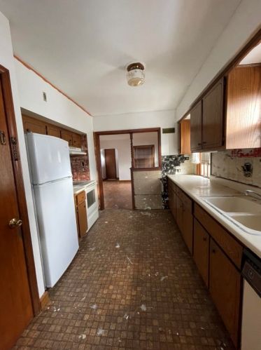 4409 Pine Ave, Milwaukee WI  53207-5256 exterior