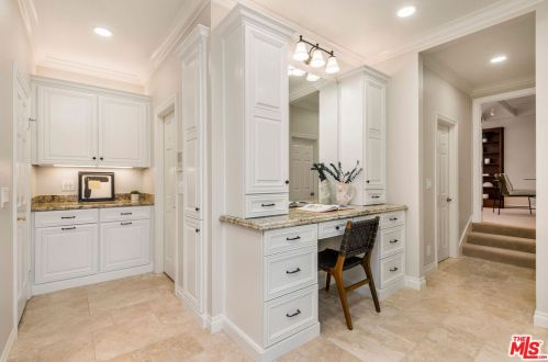 29646 Ridgeway Dr, Calabasas CA  91301-4147 exterior