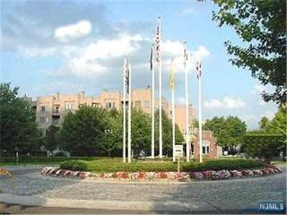 306 Penn Ct, Edgewater NJ  07020-1600 exterior