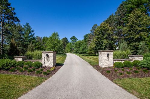 4751 Pine Meadows Ln, Chenequa, WI 53029-9311