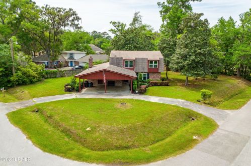 989 Dowlingwood Dr, Beaufort SC  29902-6323 exterior