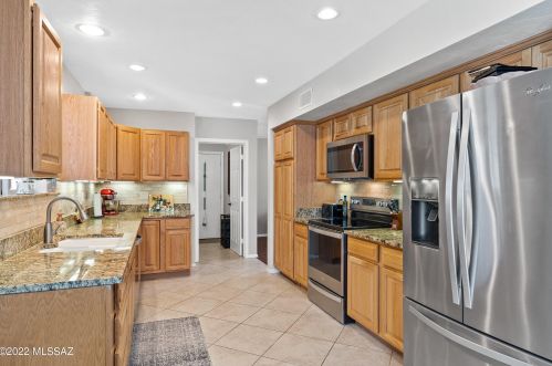 5620 Territory Dr, Tucson AZ 85750-1732 exterior