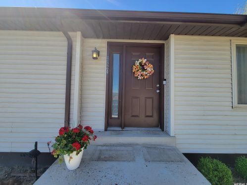 4524 Stonewood Dr, Salt Lake City, UT 84119-5938