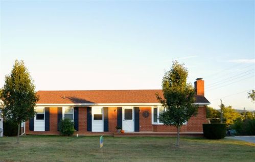 1122 Rockingham Dr, Harrisonburg, VA 22802-5620