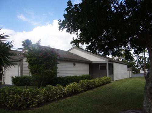 2529 Bedford Mews Dr, West Palm Beach, FL 33414-7741