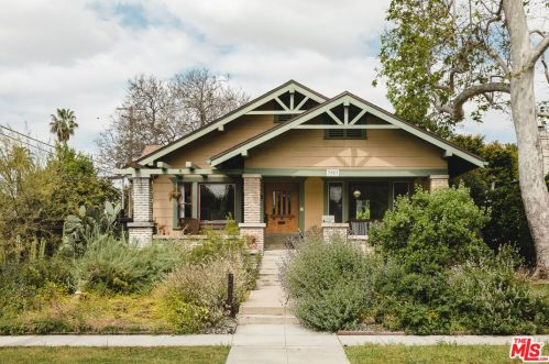 3903 Pine Ave, Long Beach, CA 90807-3235