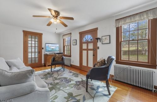 5 Lamington Rd, White House Station, NJ 08889-3804