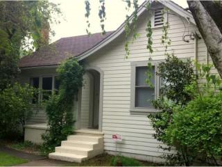 910 Pomona Ave, Chico CA  95928-6433 exterior