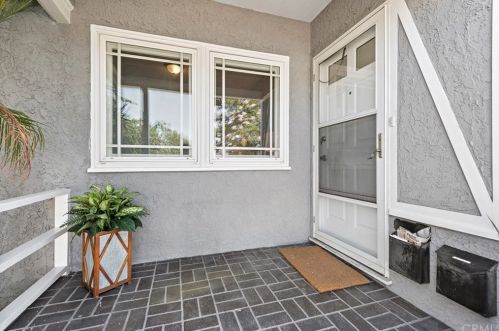 6546 Clybourn Ave, North Hollywood CA  91606-2730 exterior