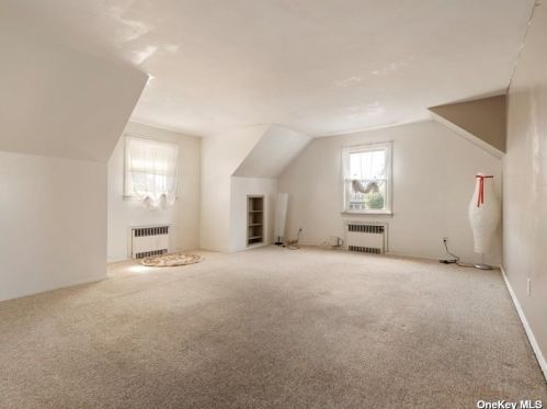 430 Clement Ave, Floral Park NY  11003-2703 exterior