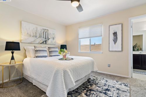 736 Clifton Way, Vacaville CA  95688-8547 exterior