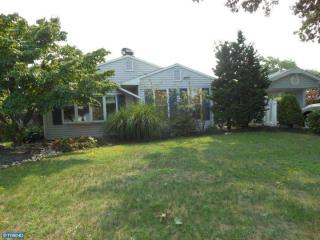 40 Shadetree Ln, Levittown PA  19055-2202 exterior