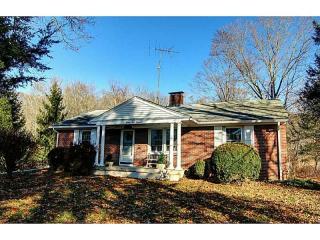 2217 Mendon Rd, Cumberland, RI 02864-3807