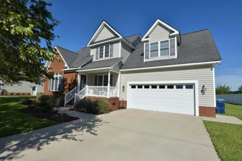 651 Broadmoor Ct, Grimesland, NC 27837-9188