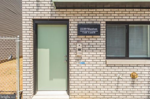 2539 Manton St, Philadelphia PA  19146-3915 exterior