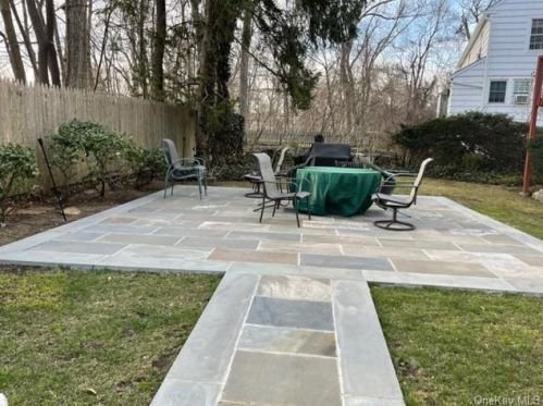 28 Parkway Cir, Mount Vernon NY  10552-1916 exterior