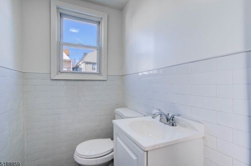 21 Ruth St, Irvington NJ  07111-2526 exterior