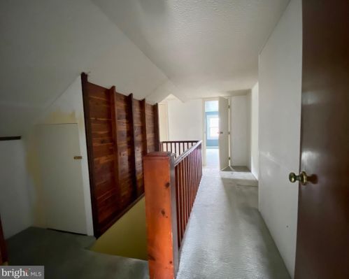 844 Maple Dr, Southampton PA 18966-4208 exterior