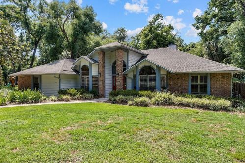 1366 Deer Lake Cir, Apopka, FL 32712-2939