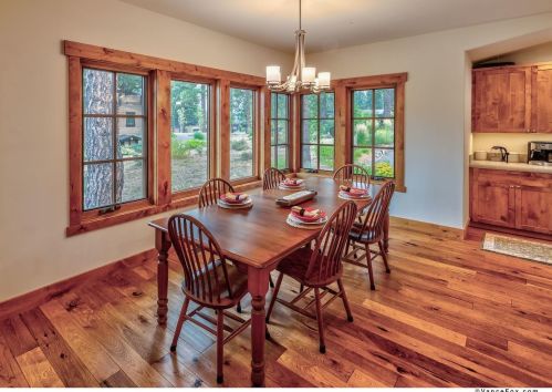 11082 Meek Ct, Truckee CA  96161-2979 exterior