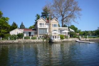 4 Weed Cir, Stamford, CT 06902-4414