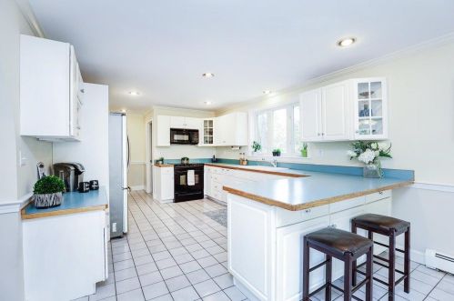 67 Butler St, Salem NH  03079-3940 exterior