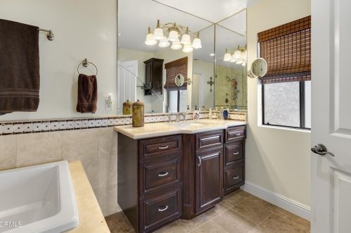 2231 Victoria Ave, Oxnard CA  93035-2930 exterior