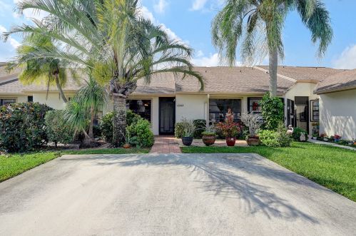 12243 Forest Greens Dr, Boynton Beach, FL 33437-2042