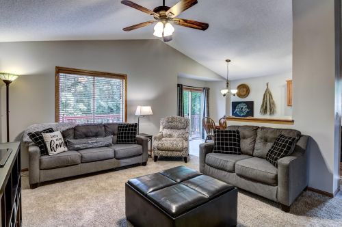 285 Pintail Dr, Hammond, WI 54015-5055