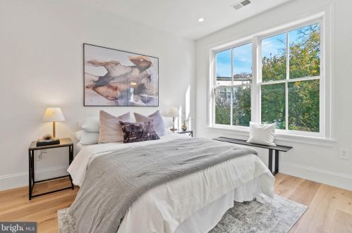 17 9th St, Washington DC  20003-1333 exterior