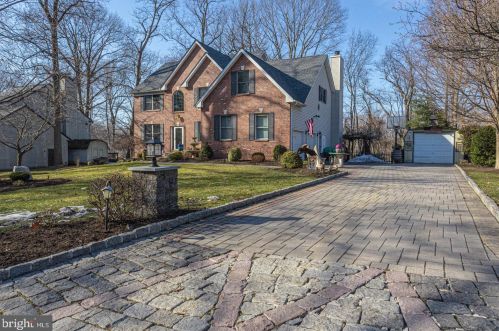 6 Dogwood Dr, Yardley, PA 19067-2604