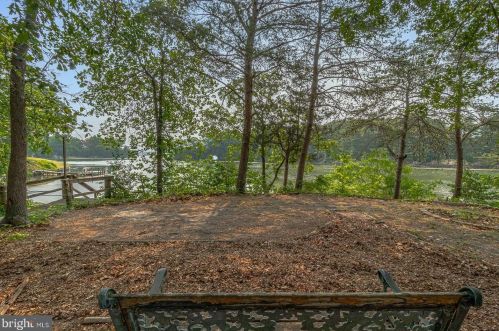 26 Mount Holly Ct, Montross VA  22520-4110 exterior