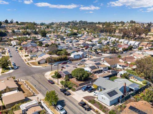 2771 Beatrice St, San Diego CA 92139-2442 exterior