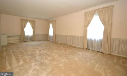 1023 Areba Ave, Swatara PA  17033-2204 exterior
