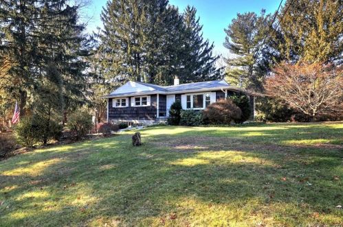 20 Southworth St, Milford, CT 06461-1839