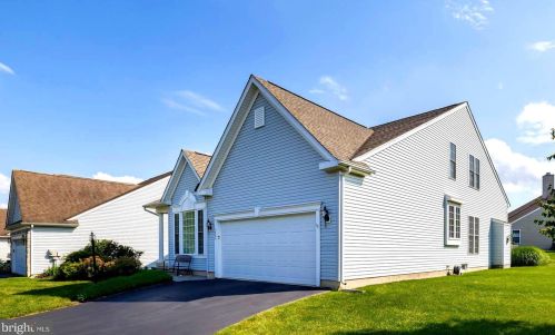 3880 Somerset Dr, Collegeville, PA 19426-4172
