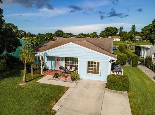 9213 Carma Dr, Boynton Beach, FL 33472-1244