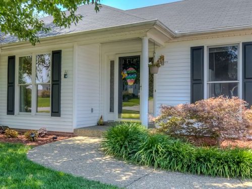 2302 Eagle Pass, Shelbyville, KY 40065-8976