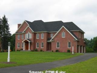 1 Country Club Dr, Farmington, CT 06032-1575
