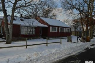 36 Greenlawn Pl, Farmingville, NY 11738-2531