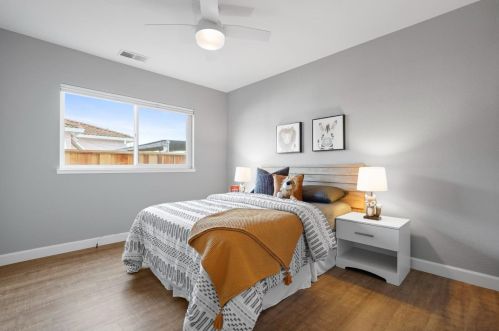 584 Bryan Ave, Sunnyvale CA  94086-6422 exterior