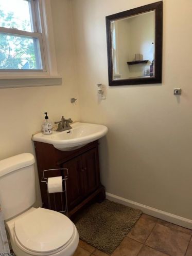 76 Scheerer Ave, Newark NJ  07112-2524 exterior