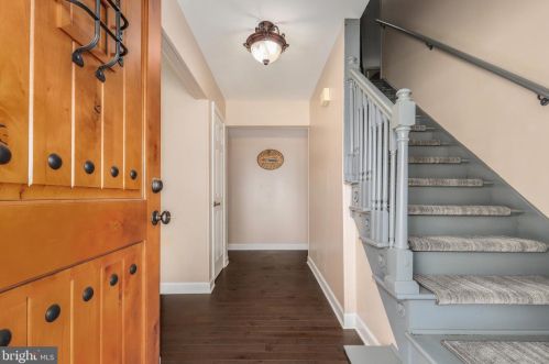 13461 Princedale Dr, Woodbridge VA  22193-3865 exterior