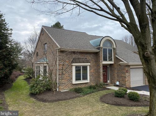 234 Willow Valley Dr, Lancaster, PA 17602-4782