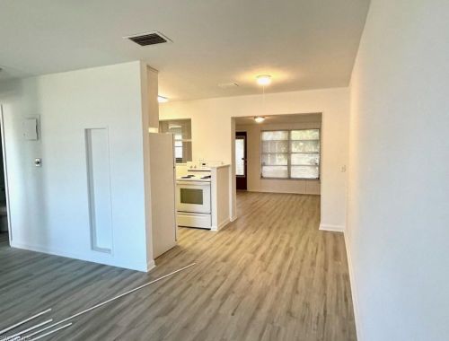 23 Vineyard St, Lehigh Acres, FL 33936-6503