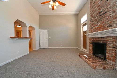 2400 Prosperity Way, San Leandro CA  94578-1124 exterior